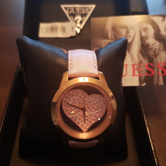 GUESS Watch. - Picture 2 of 8